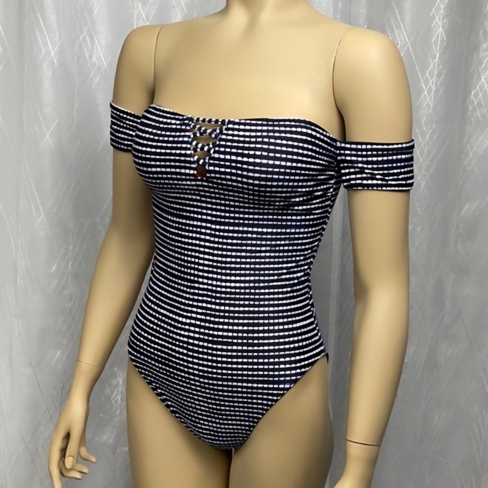 Hollister One-piece Swimsuit Size Medium
